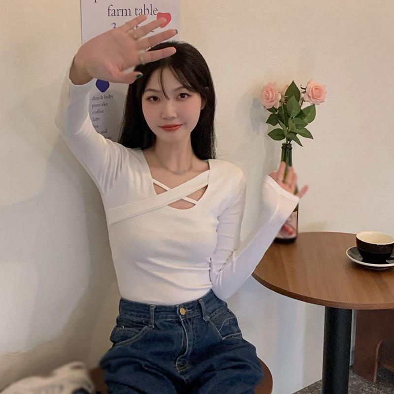 Áo thun tay dài cổ tròn màu sắc đơn giản cho nữ