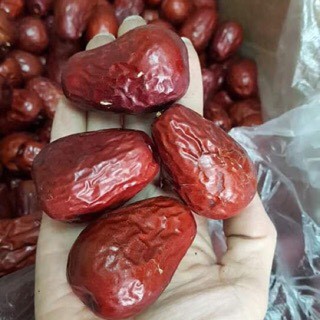 Táo đỏ Tân Cương size đại, size trung