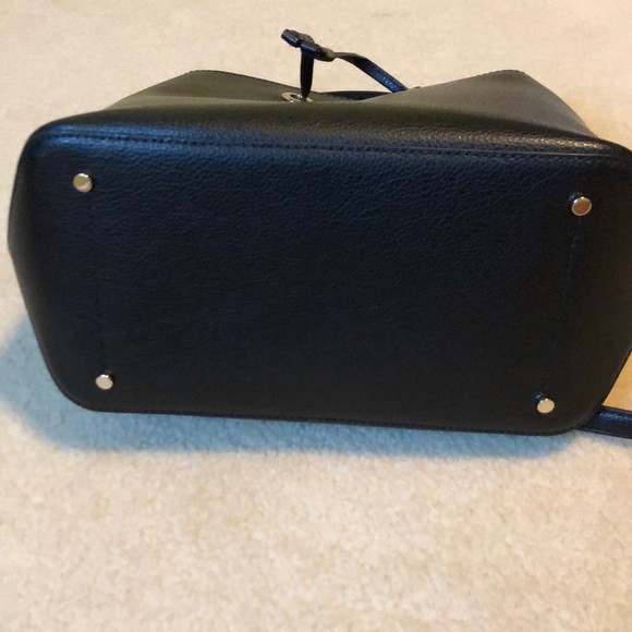 Túi đeo chéo nữ Kate Spade New York da eva màu đen size lớn-Kate Spade New York eva large bucket bag authentic