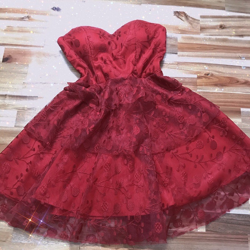 Váy ren công chúa xoè tầng