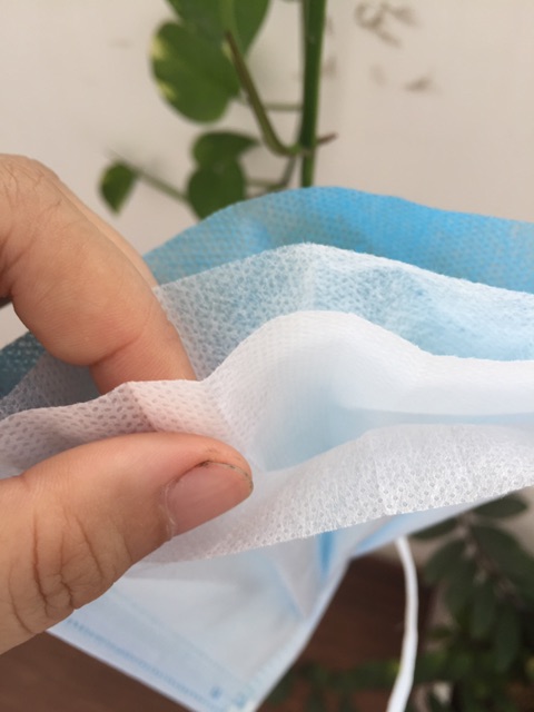 Khau trang y te khang khuan 4 lop 1 hop 50 cai | BigBuy360 - bigbuy360.vn