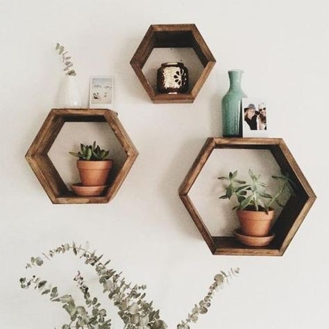 Bộ 5 kệ tổ ong lục giác trang trí cho không gian của bạn siêu chill, siêu gọn gàng, siêu đẹp