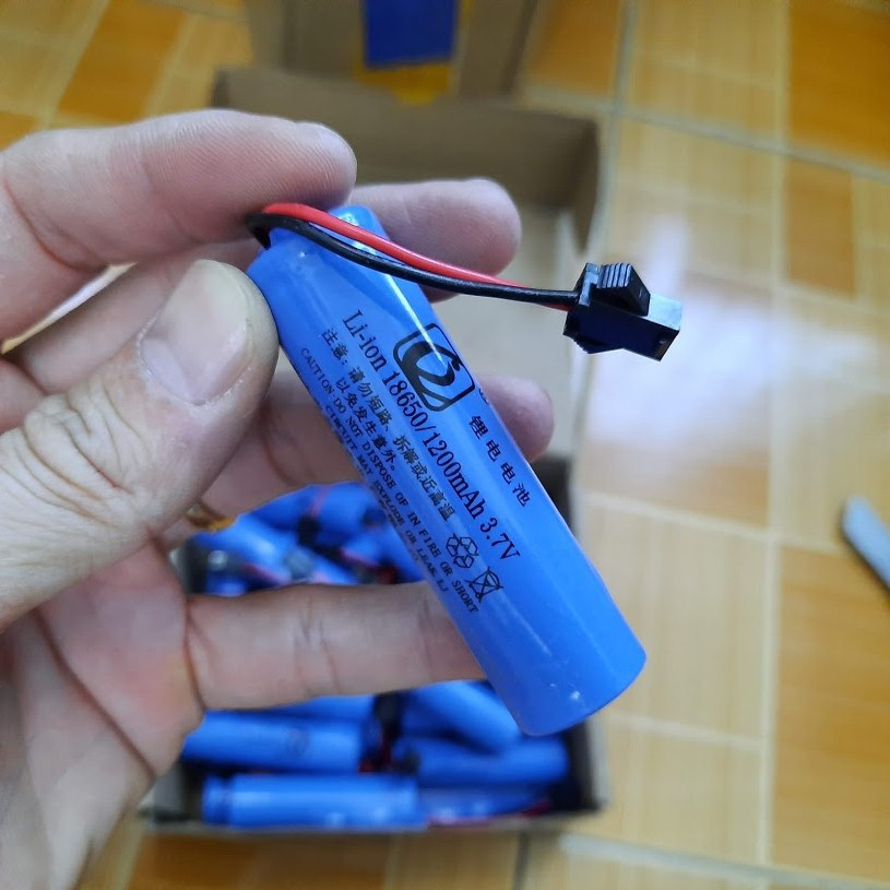 Pin sạc 18650 3.7v 1200mah cho xe mô hình điều khiển