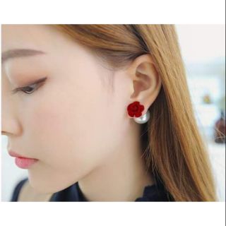 Bông tai Dior hoa hồng