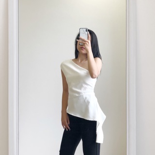 Áo lệch tay dài tà