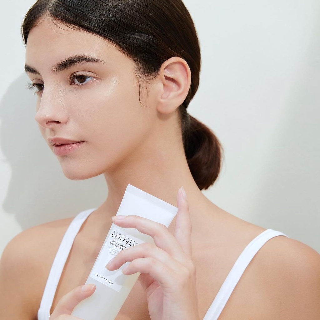 [CHÍNH HÃNG] Gel Rửa Mặt Tạo Bọt, Làm Sáng Da Skin1004 Madagascar Centella Tone Brightening Cleansing Gel Foam 125ml