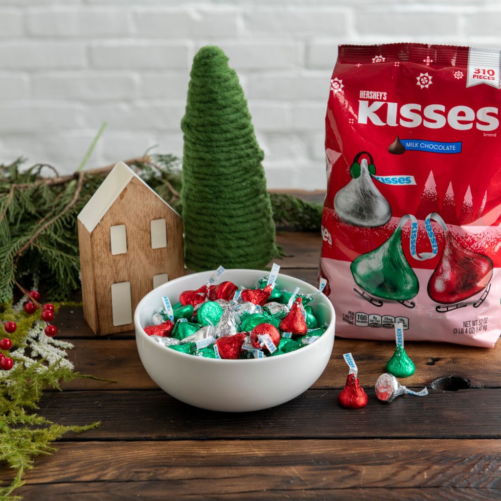 KẸO CHOCOLATE SỮA HERSHEY’S KISSES MILK CHRISTMAS MỸ 1.47KG