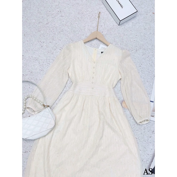 Váy tơ kim sa cổ V phối cúc ngọc | BigBuy360 - bigbuy360.vn