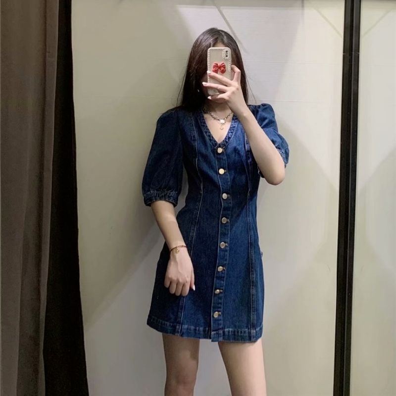 Váy jean ngắn vai bồng cổ V ZR
