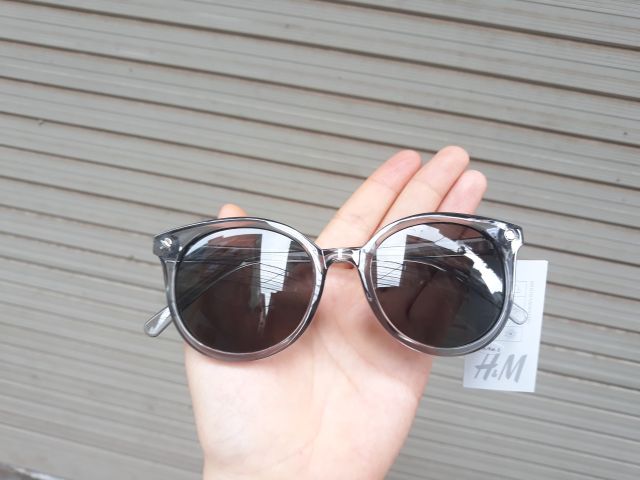 Kính HM mắt mèo ghi M821 -xách tay Đức- có bill chính hãng | BigBuy360 - bigbuy360.vn