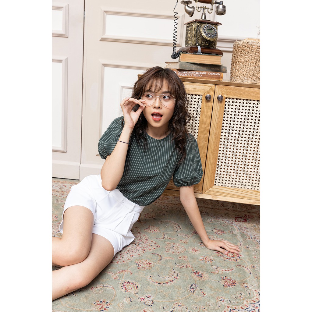 Áo sơ mi nữ ngắn tay kẻ sọc cổ tròn xẻ gấu ASW0422 - 92WEAR | BigBuy360 - bigbuy360.vn