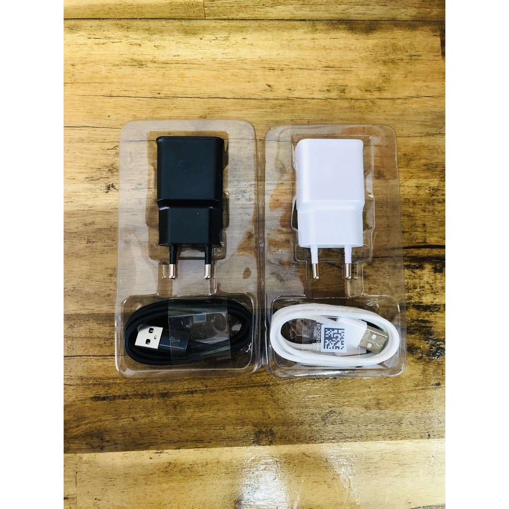 - Bộ cáp sạc nhanh SAMSUNG S10/ S10+ zin new , màu đen, chân Type C