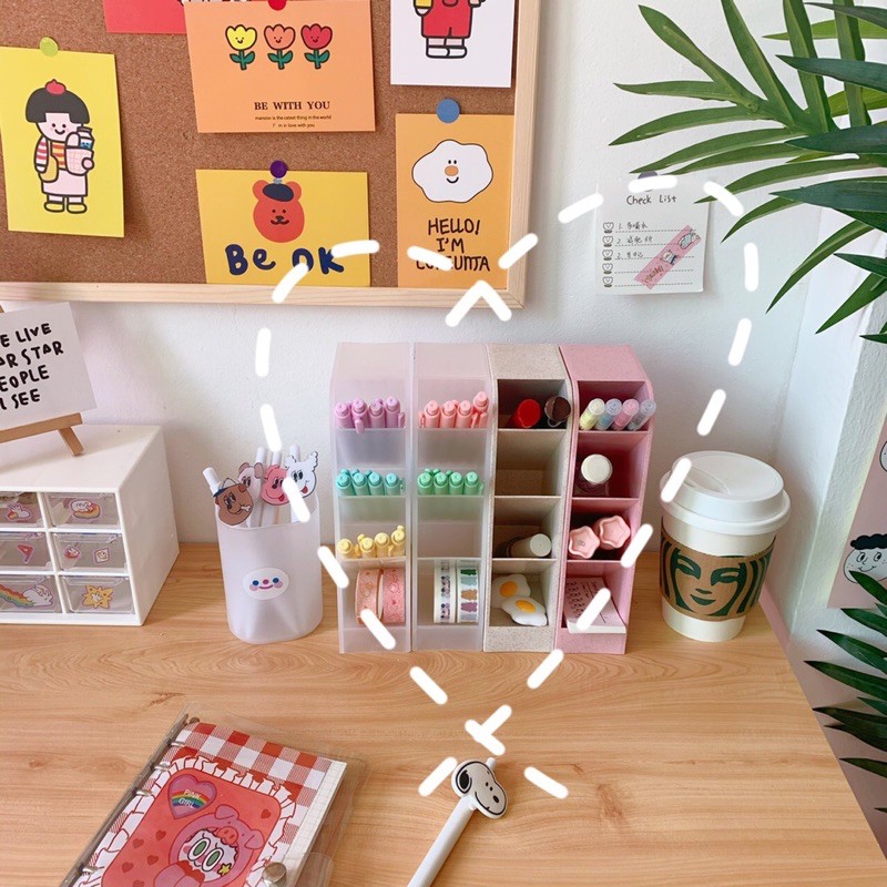 Kệ 4 tầng đựng bút, mỹ phẩm,cọ trang điểm