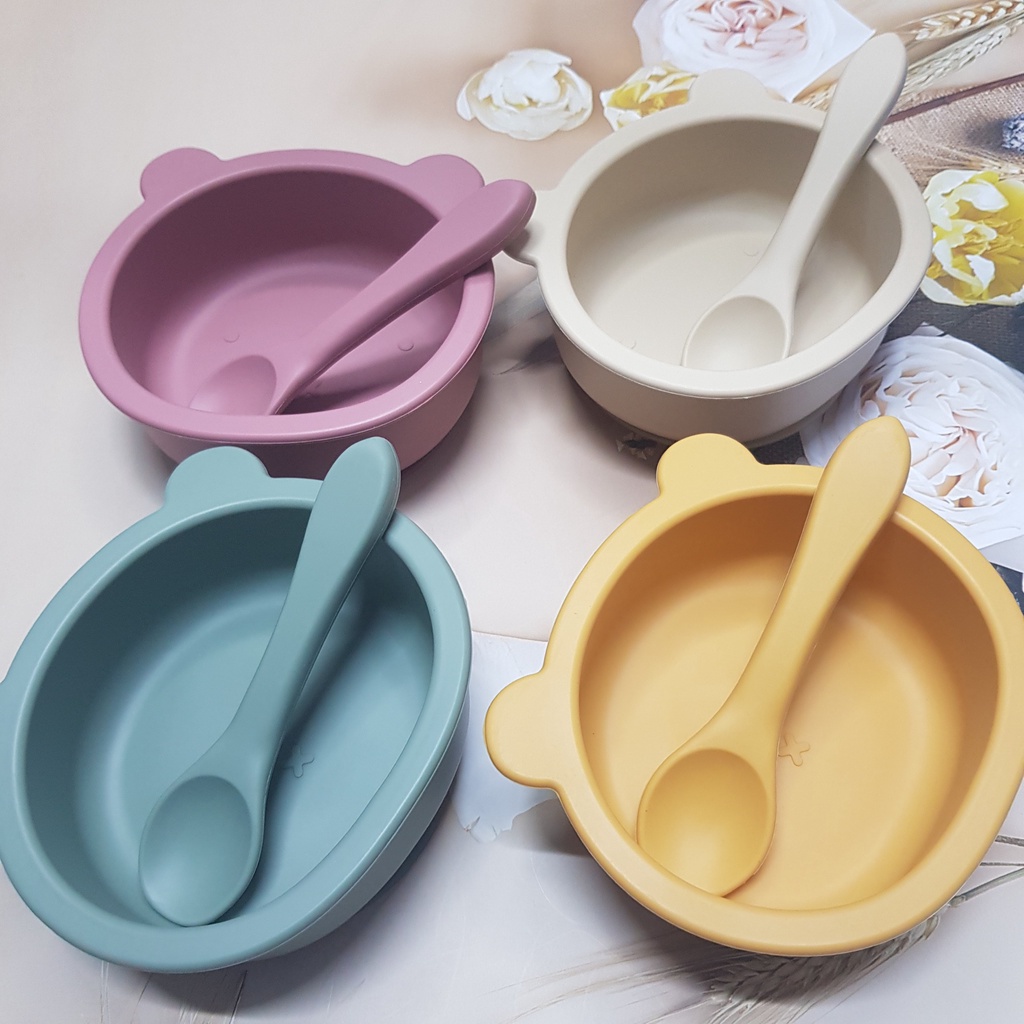 Bát silicon gấu có đế hút chân không chống lật kèm thìa cho bé ăn dặm