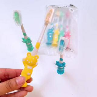 Bàn chải đánh răng hình thú xuất Nhật cho bé yêu ( 1 chiếc)