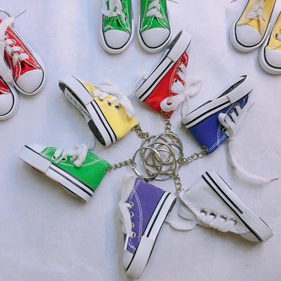 móc khóa giày Vans
