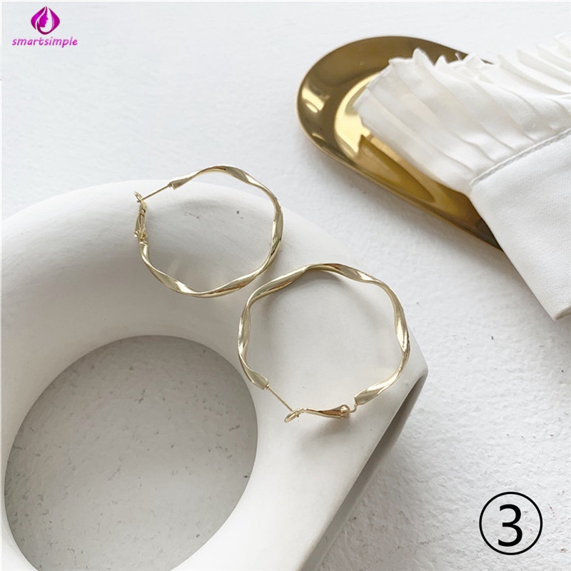 Đôi Khuyên Tai Hình Tròn Thiết Kế Đơn Giản Thời Trang Cho Nữ