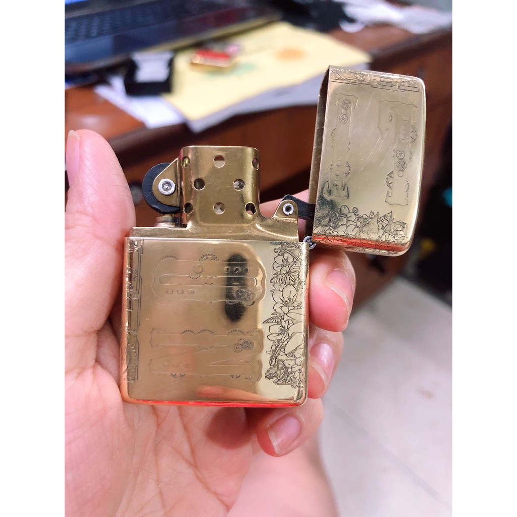 VỎ BẬT LỬA ZIPPO ARMORR KHẮC ĂN MÒN 5 MẶT SƯ TỬ- VỎ DÀY - MÀU VÀNG