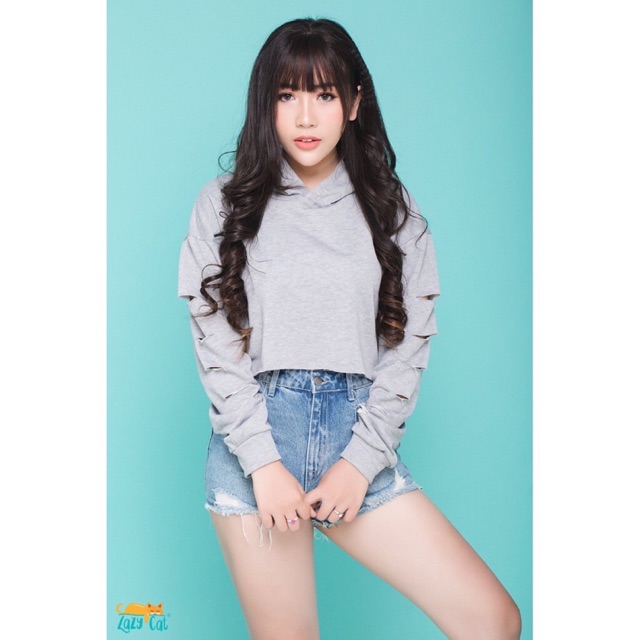 Áo thun croptop rách tay cực chất