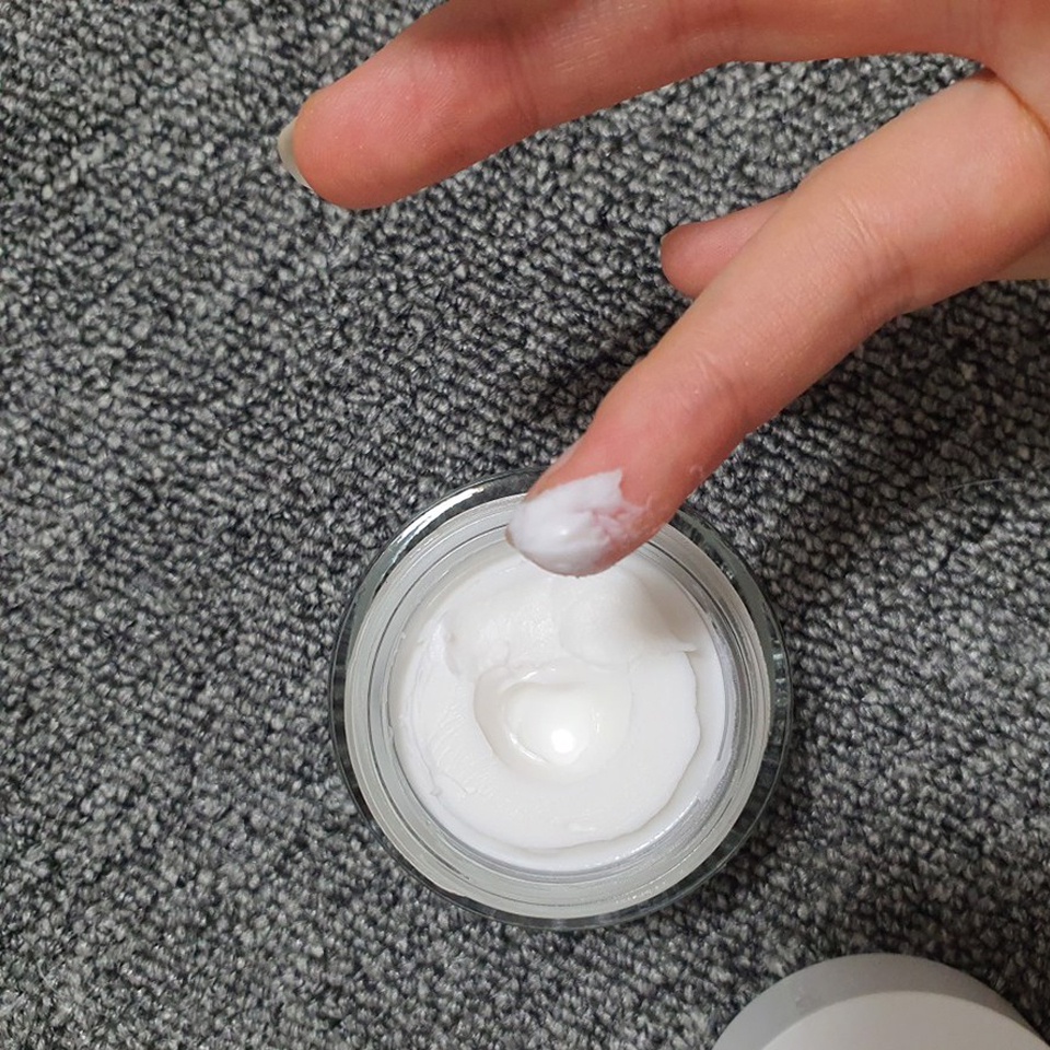 Kem dưỡng ẩm Huxley More Than Moist Cream cho da nhạy cảm, da khô Hàn Quốc 50ml