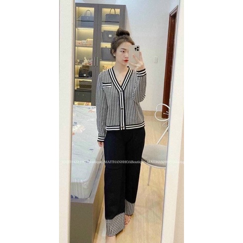 SÉT LEN KẺ ÁO CỔ V QUẦN SUÔNG CHO NỮ