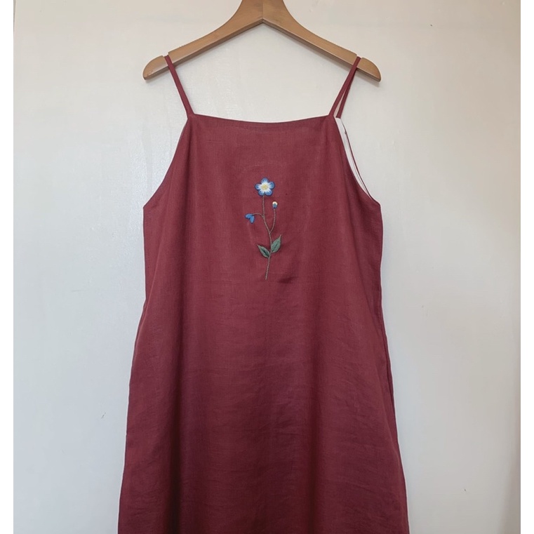 Váy đầm linen tưng dây thêu hoa xinh xắn