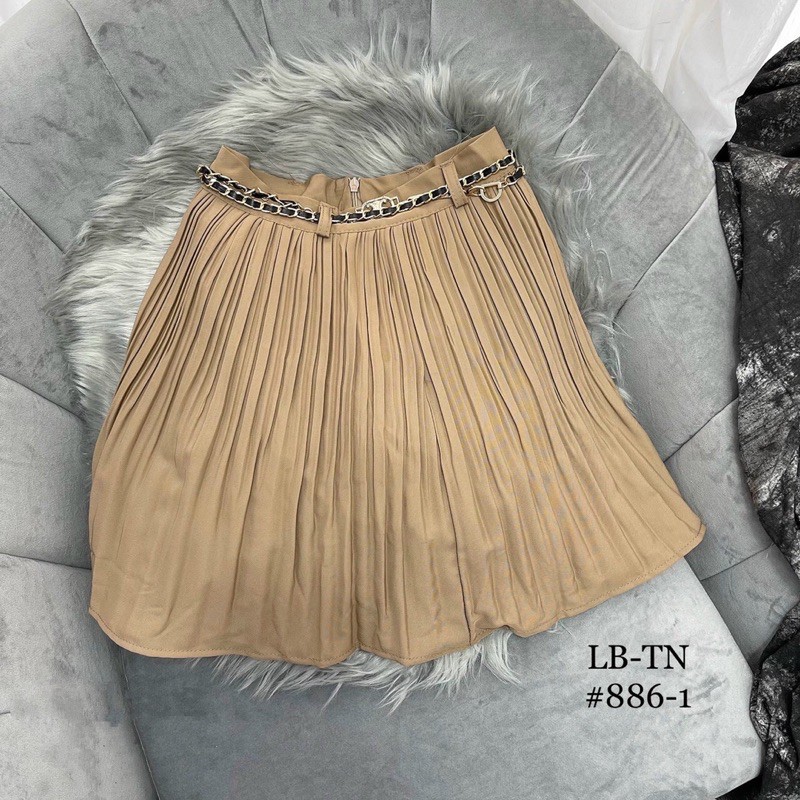 Chân váy xếp ly kèm đai xích | BigBuy360 - bigbuy360.vn