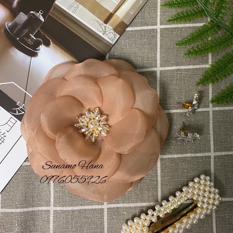 Hoa cài áo handmade nhuỵ đá