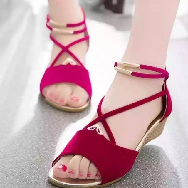 Dép quai hậu