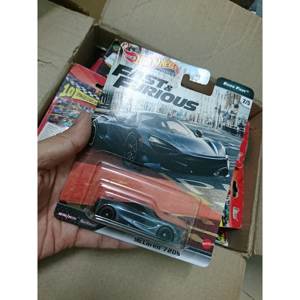 Xe Hotwheels McLaren 720S