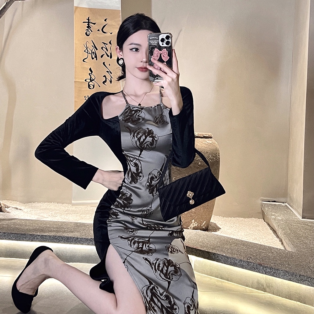 Đầm Dự Tiệc Vải Nhung Satin Dáng Ôm Xẻ Tà Phong Cách Thời Trang Mới 2022