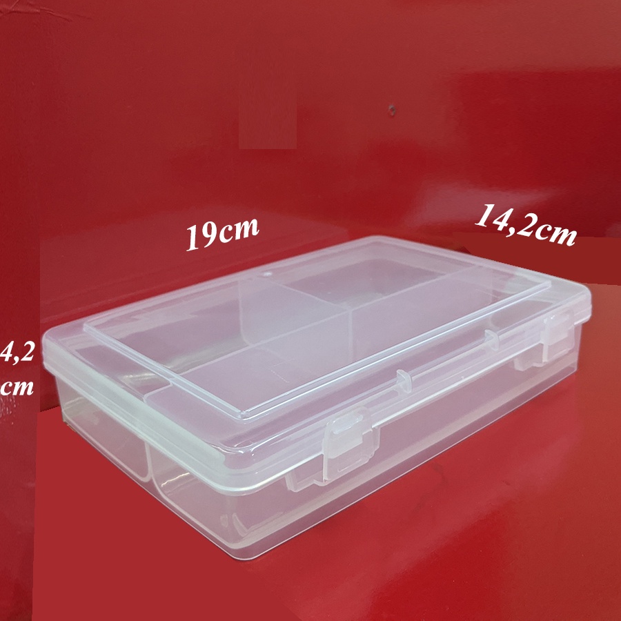 Hộp nhựa nhiều ngăn, hộp nhựa 3 ngăn cố định,  trong suốt, khóa cài. 19x14,2x4,2cm. Sx tại Nhật.D206