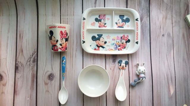 set bát ăn hình MIckey cao cấp cho bé từ 6 tháng đến 5 tuổi tiêu chuẩn Châu Âu- Hàng xuất xịn