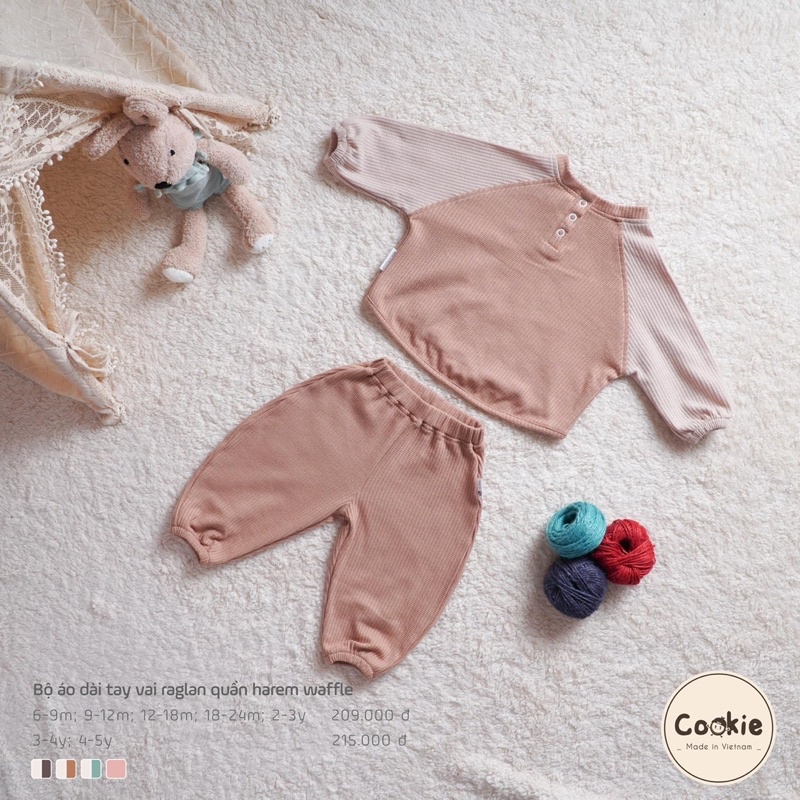 Bộ quần áo dài tay Cookie.
