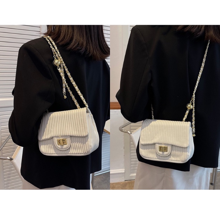Túi Xách Nữ Da Xịn ERASHOP 079853 - Vân Dọc Size Vừa, Tiện Dụng Phù Hợp Đi Làm, Đi Học, Rẻ Đẹp