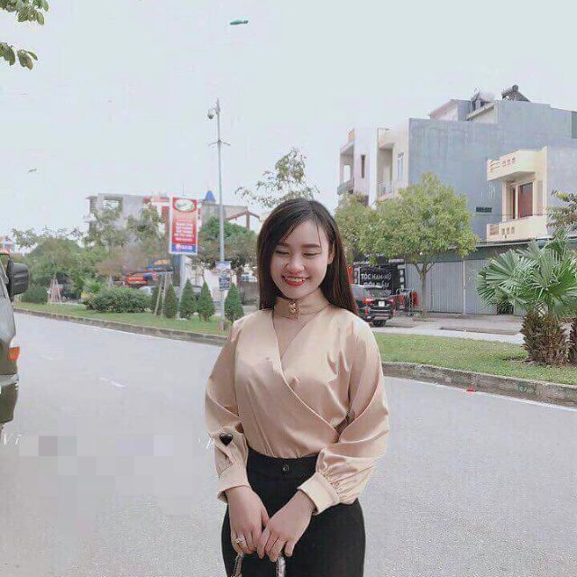 Sơ mi cổ chocker