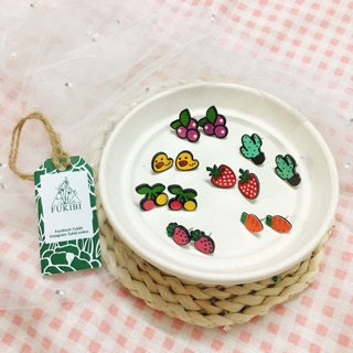 [HÀNG ĐƯỢC GỬI ĐI TRONG 24H] BÔNG TAI NHỰA ICON DỄ THƯƠNG ẢNH THẬT