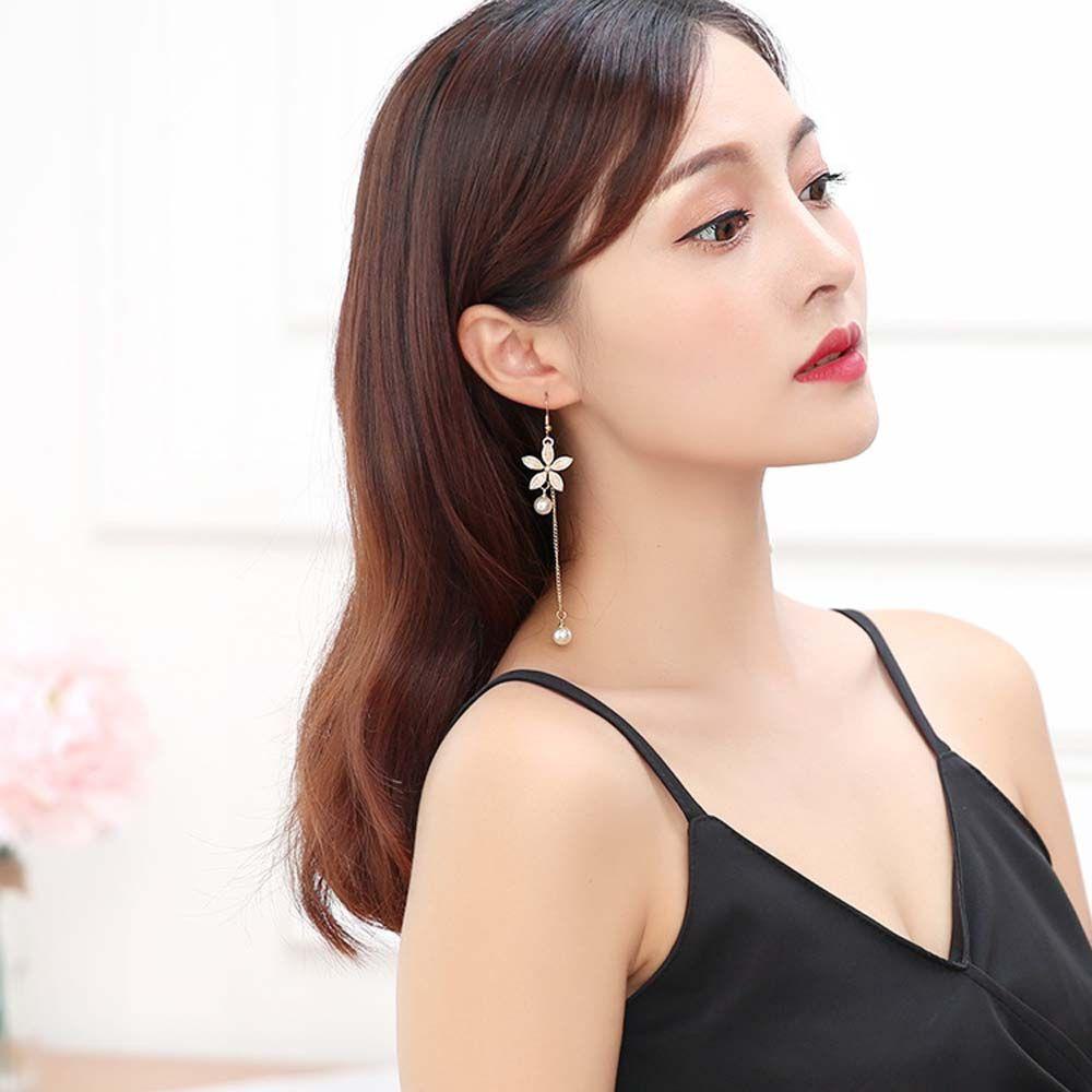 Khuyên Tai Móc Phong Cách Hàn Quốc QQMALL|Hoa Tai Dáng Dài Hình Hoa Phối Tua Rua Cho Nữ