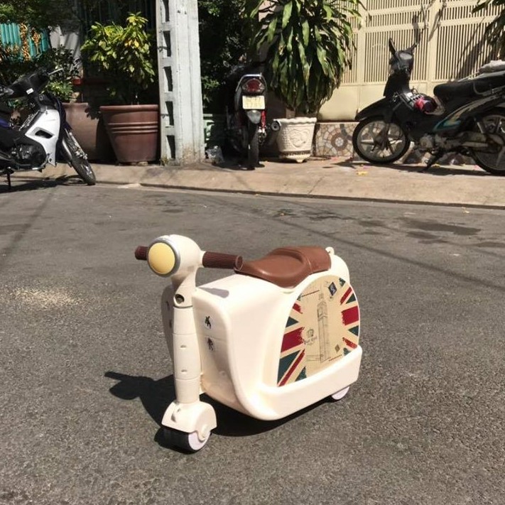 Vali xe chòi chân Vespa cho bé Royalcare RC822217 - Hàng chính hãng - Bảo hành 1 năm