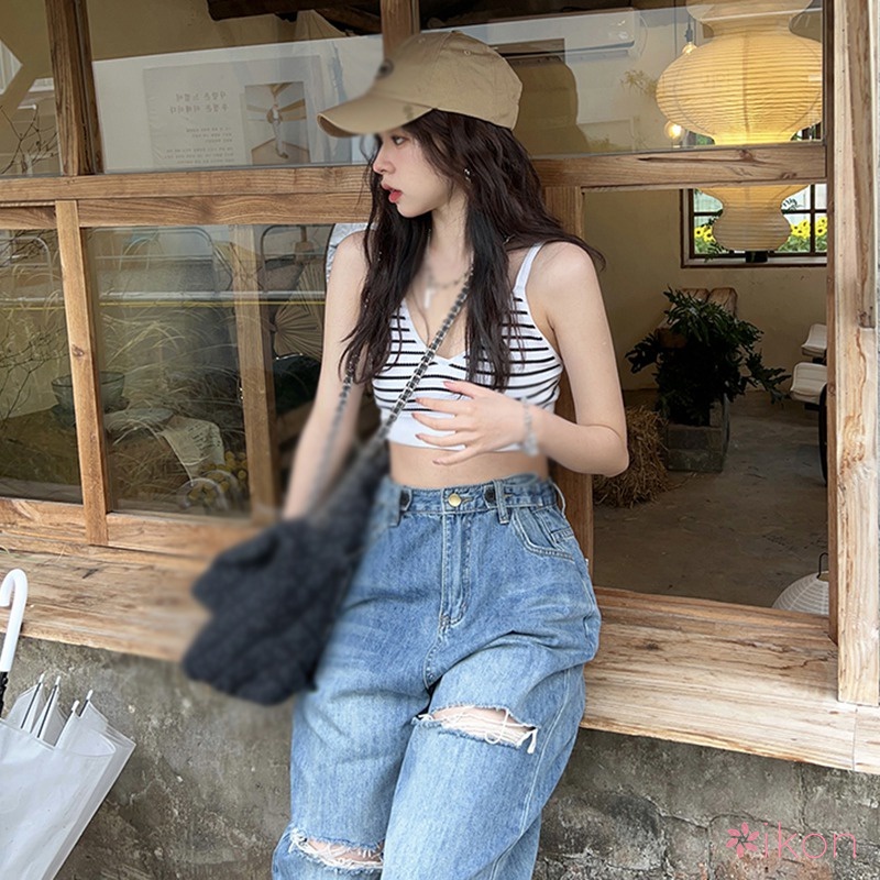 Áo Tank Top Cổ Chữ V Dáng Ôm Có Miếng Đệm Ngực Thời Trang Quyến Rũ Cho Nữ