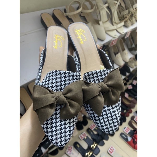 Giày sục nữ mũi nhọn gắn nơ