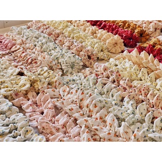 Scrunchie thiết kế cao cấp, scrunchie hoa nhí, cột tóc hoa nhí vintage, cột tóc đuôi thỏ