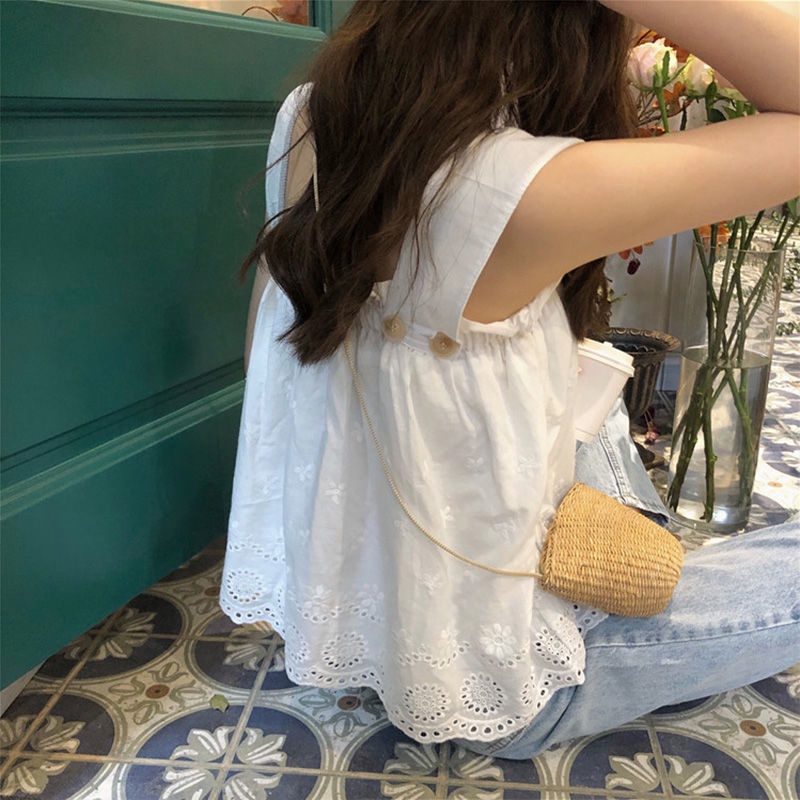 IELGY    Áo Hai Dây Mỏng Cổ Vuông Thêu Họa Tiết Thời Trang Cho Nữ