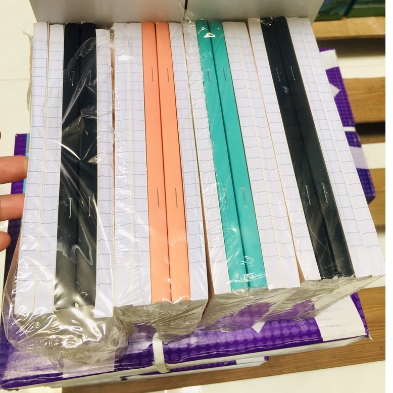 Saburu vở học sinh - Tập 200 trang 4 ô ly dày