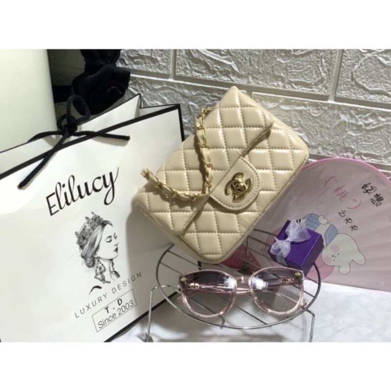 ✅FREESHIP✅Túi xách nữ sẵn hàng.Size Dài 18cm * Cao 12cm.Túi 1 ngăn to và 1 ngăn khoá nhỏ