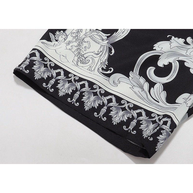 Quần Short Versace In Họa Tiết Trẻ Trung Hợp Thời Trang Hè