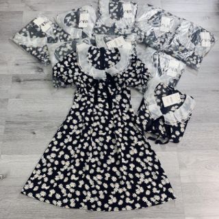 Váy cổ ren tiêu thư