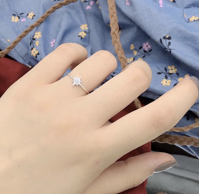 Nhẫn nữ bạc , tuyển ctv bán trang sức