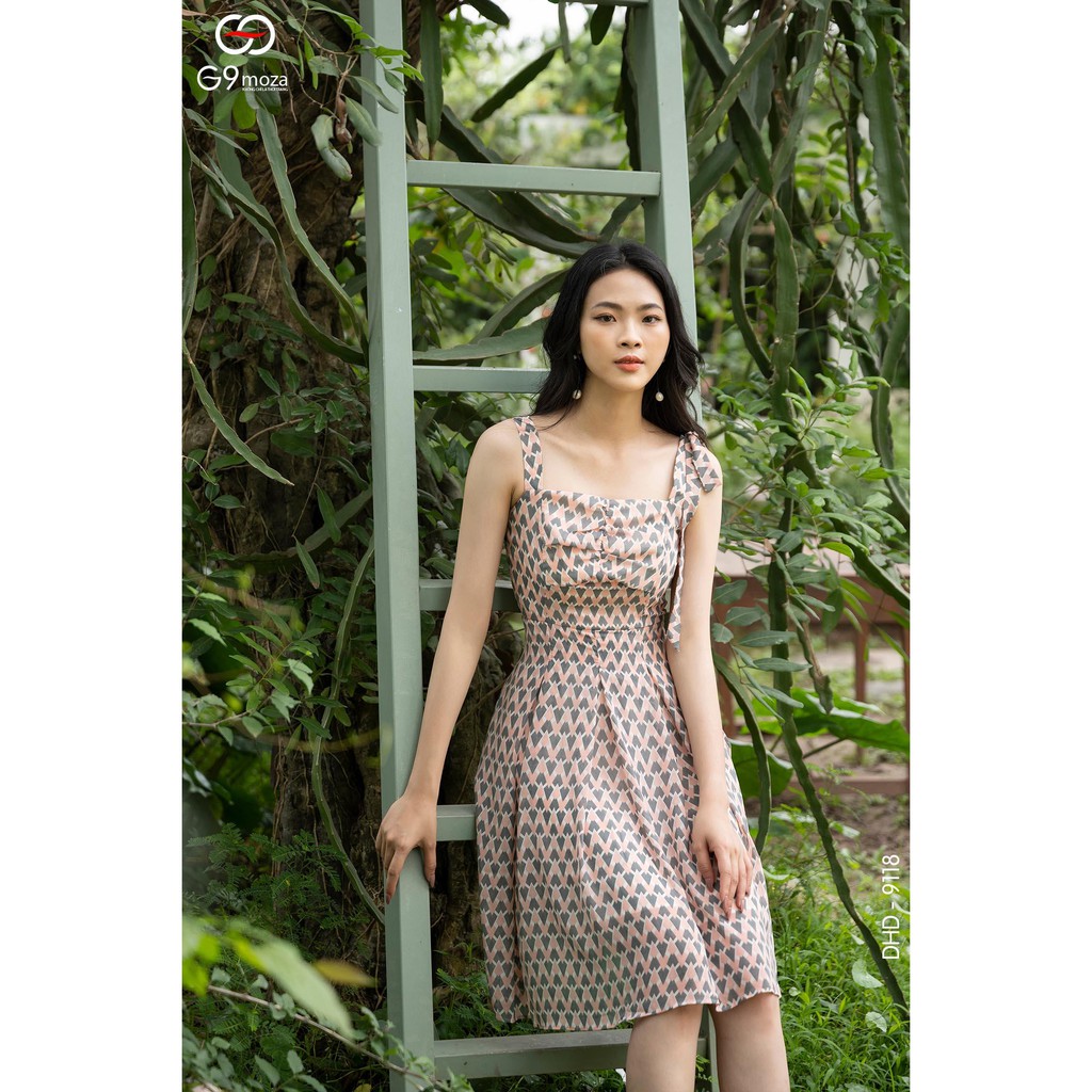 Đầm hai dây 9118 G9moza nhún ngực dáng xòe nhẹ nhàng,chất cát hàn mềm min, mát.