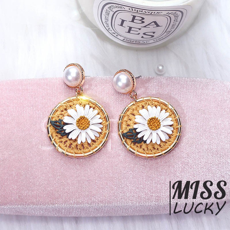 Khuyên tai nữ kiểu dáng thời trang phong cách Hàn Quốc